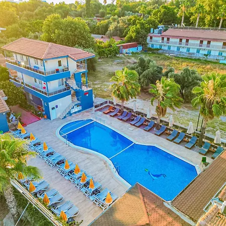 Готель Sayanora