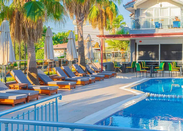 Готель Sayanora