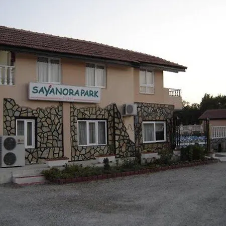 Otel Sayanora 3*