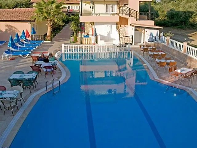 Sayanora Hotell Side