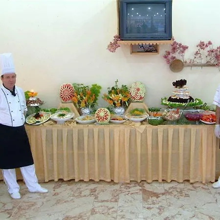 Отель Sayanora 3*